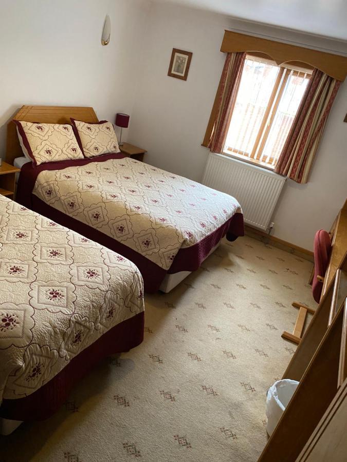 Bessemer Hotel Мърдър Титфил Екстериор снимка