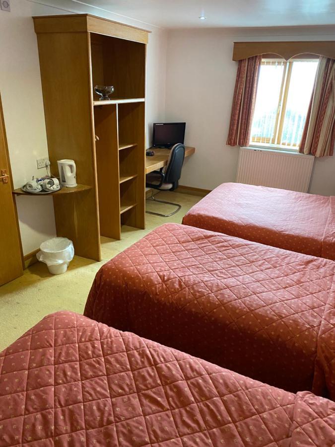 Bessemer Hotel Мърдър Титфил Екстериор снимка